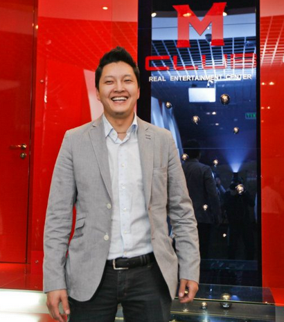 Жүжигчин Т.Бархүү “Анхны охиноо намайг ааваа гэж мэддэггүйд харамсч явдаг”